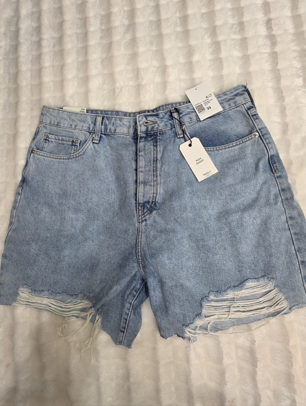NWT Forever 21 Mom Short High Rise Relaxed - size 33